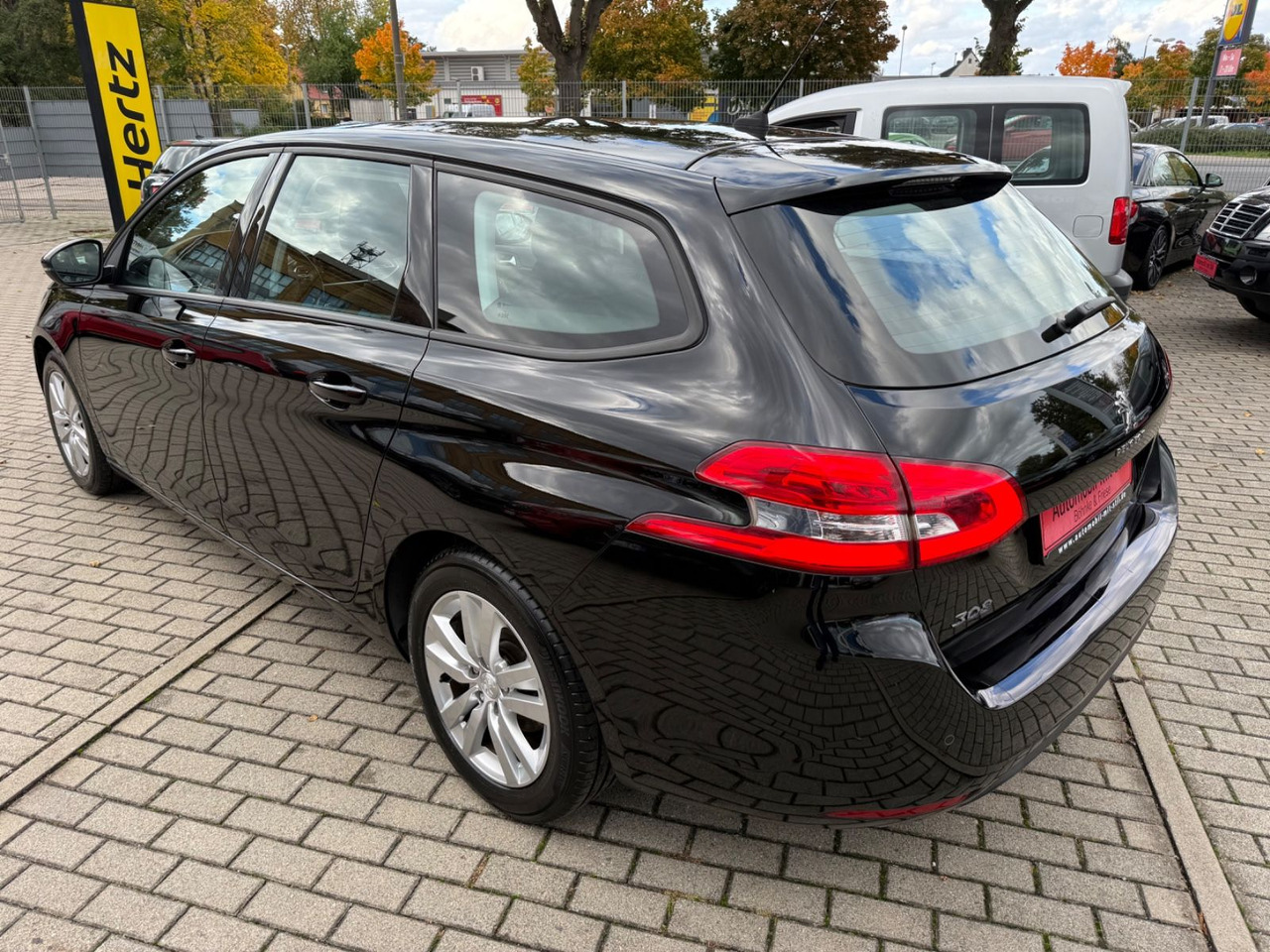 Peugeot 308 SW Active TEMPOMAT NAVI KLIMAA NAVI - Karavan: slika 5 Peugeot 308 SW Active TEMPOMAT NAVI KLIMAA NAVI - Karavan: slika 5