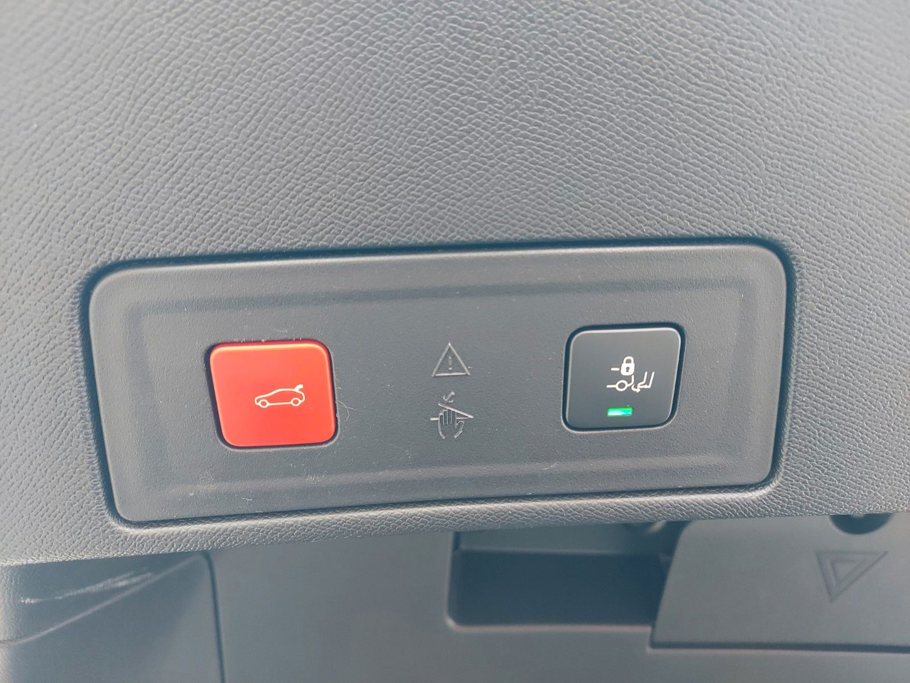 Peugeot 508 Allure Pack Autom. ACC Leder Spurassist - Limuzina: slika 3 Peugeot 508 Allure Pack Autom. ACC Leder Spurassist - Limuzina: slika 3