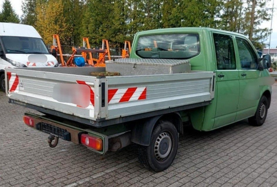 Volkswagen T5 Transporter Pritsche Doppelkabine - Dostavno vozilo s ravnom platformom, Dostavno vozilo sa duplom kabinom: slika 4 Volkswagen T5 Transporter Pritsche Doppelkabine - Dostavno vozilo s ravnom platformom, Dostavno vozilo sa duplom kabinom: slika 4