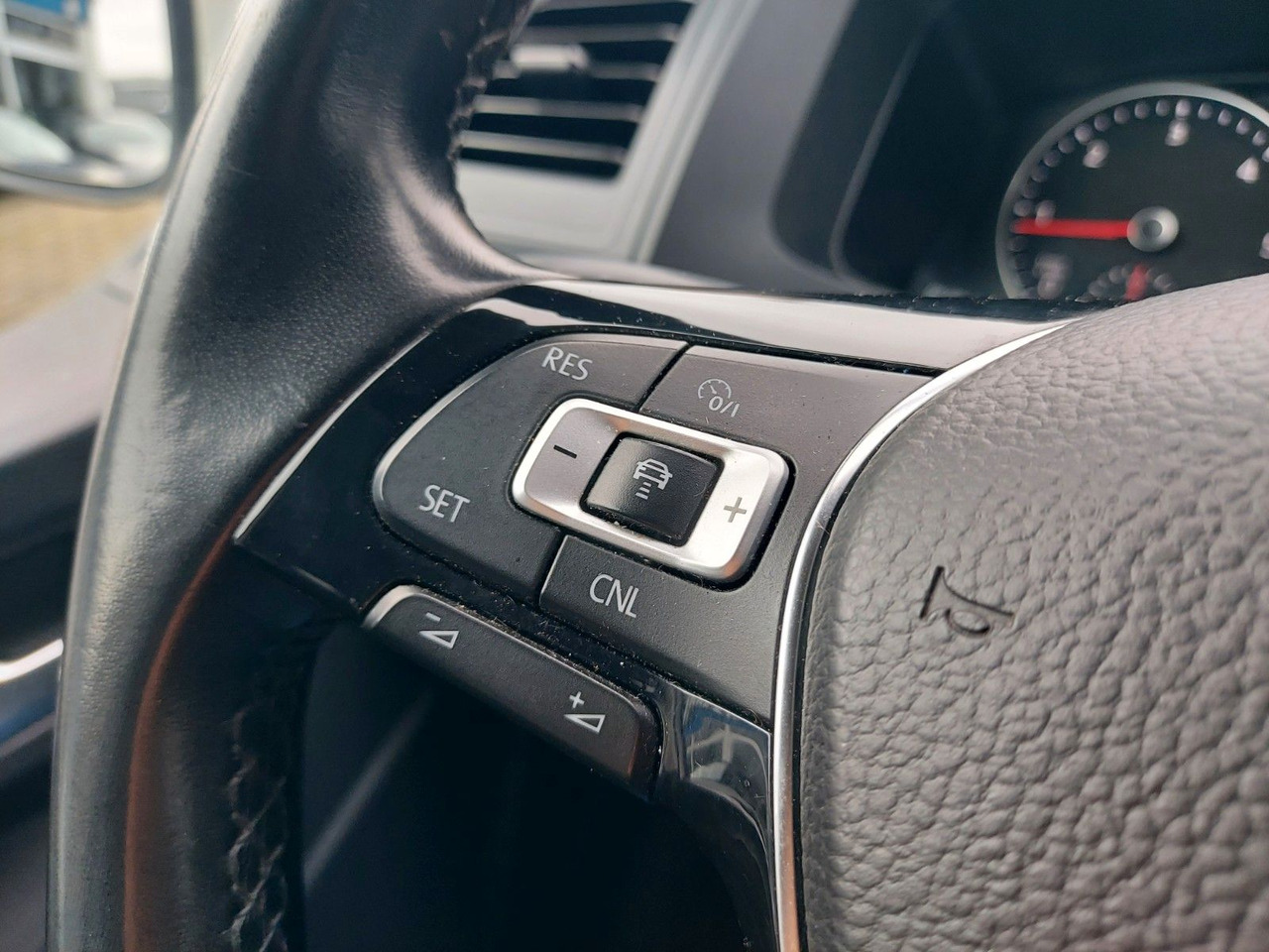 Volkswagen T6 Caravelle Comfortline Lang DSG 8 Sitze ACC - Putnički kombi: slika 2 Volkswagen T6 Caravelle Comfortline Lang DSG 8 Sitze ACC - Putnički kombi: slika 2