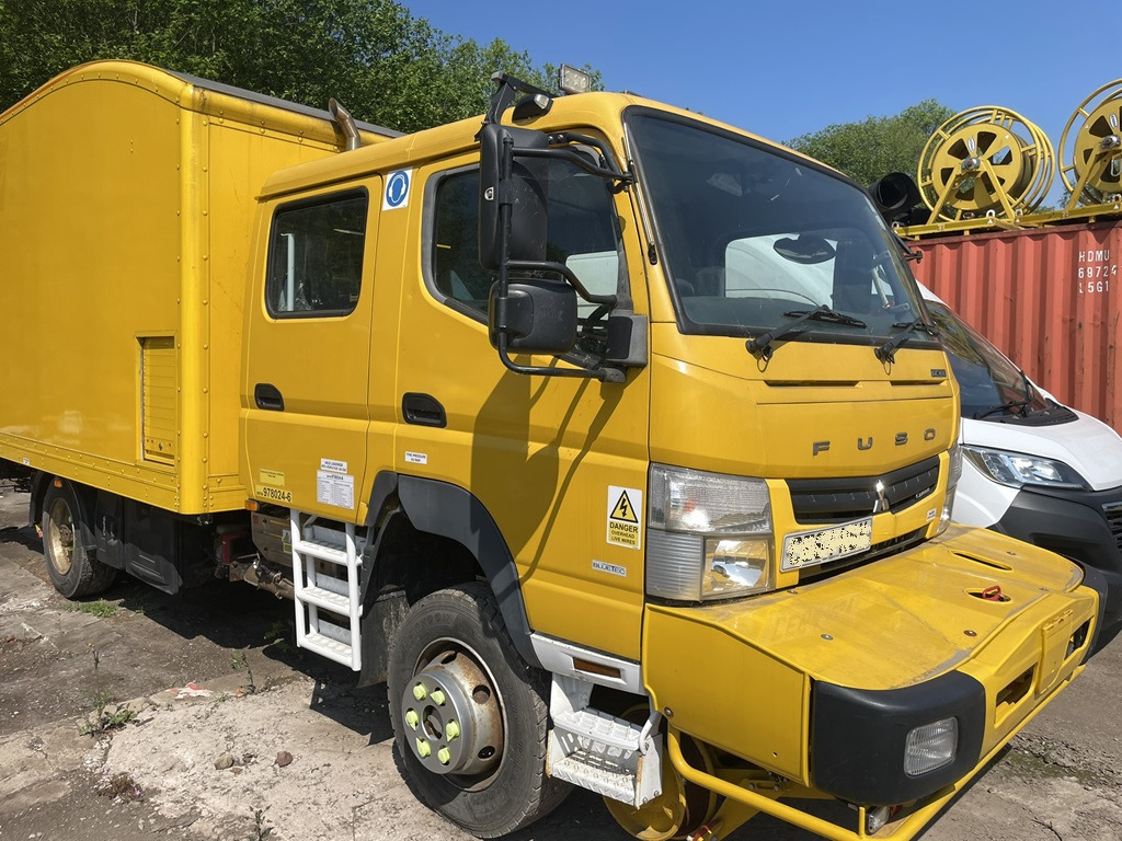 Mitsubishi Fusso - Kamion sa zatvorenim sandukom: slika 1 Mitsubishi Fusso - Kamion sa zatvorenim sandukom: slika 1