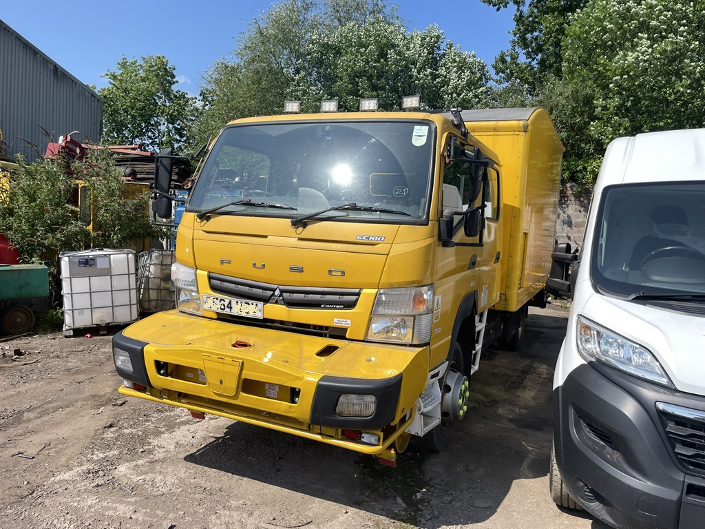 Mitsubishi Fusso - Kamion sa zatvorenim sandukom: slika 2 Mitsubishi Fusso - Kamion sa zatvorenim sandukom: slika 2