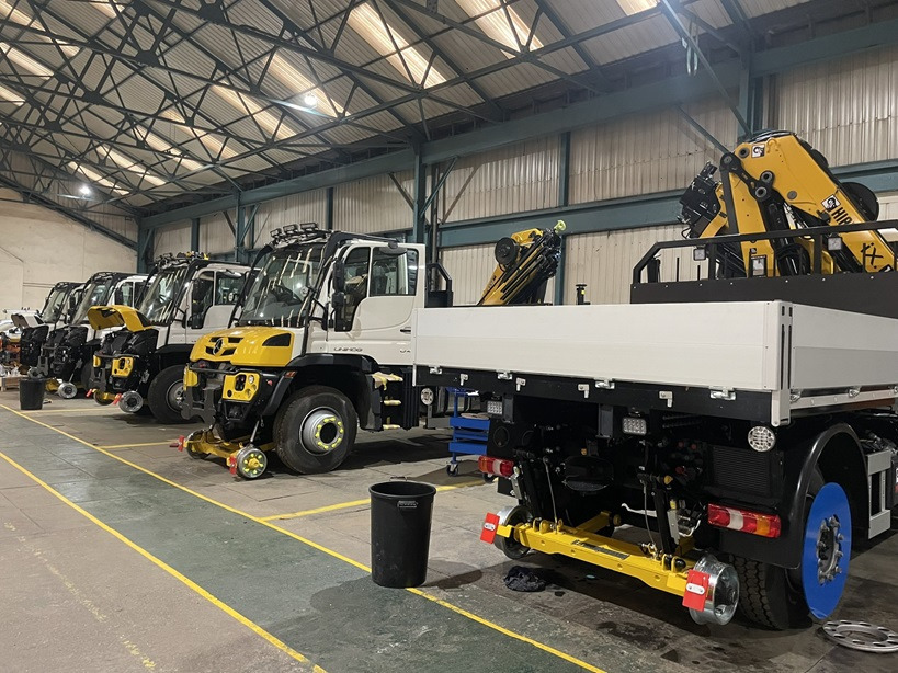 UNIMOG Unimog 423, 4x4, Mercedes Benz, Hiab - Kamion sa dizalicom: slika 4 UNIMOG Unimog 423, 4x4, Mercedes Benz, Hiab - Kamion sa dizalicom: slika 4