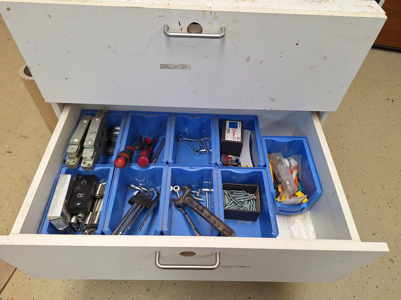 1 Stk. Arbeitsplatz - Гаражна опрема: slika 4 1 Stk. Arbeitsplatz - Гаражна опрема: slika 4