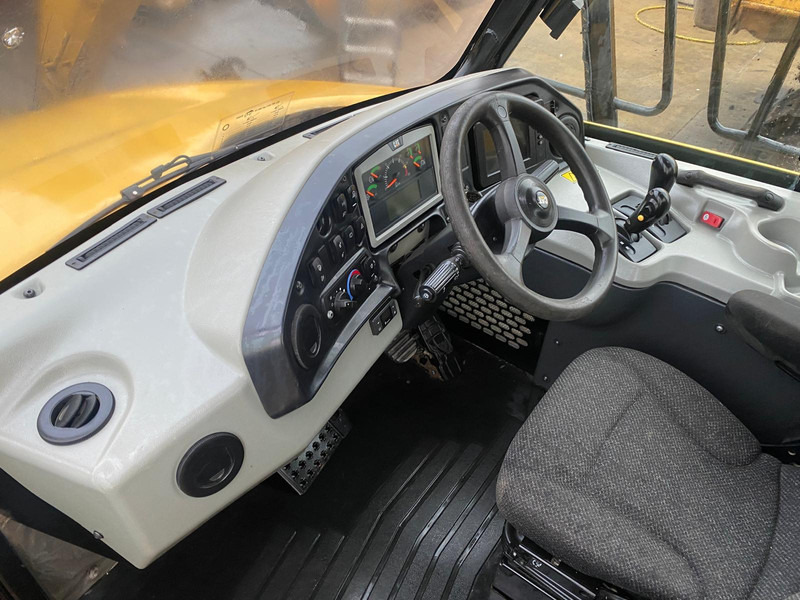 Zglobni kiper Caterpillar 725C2 NVT: slika 9