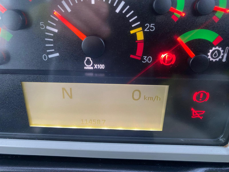 Zglobni kiper Caterpillar 725C2 NVT: slika 15