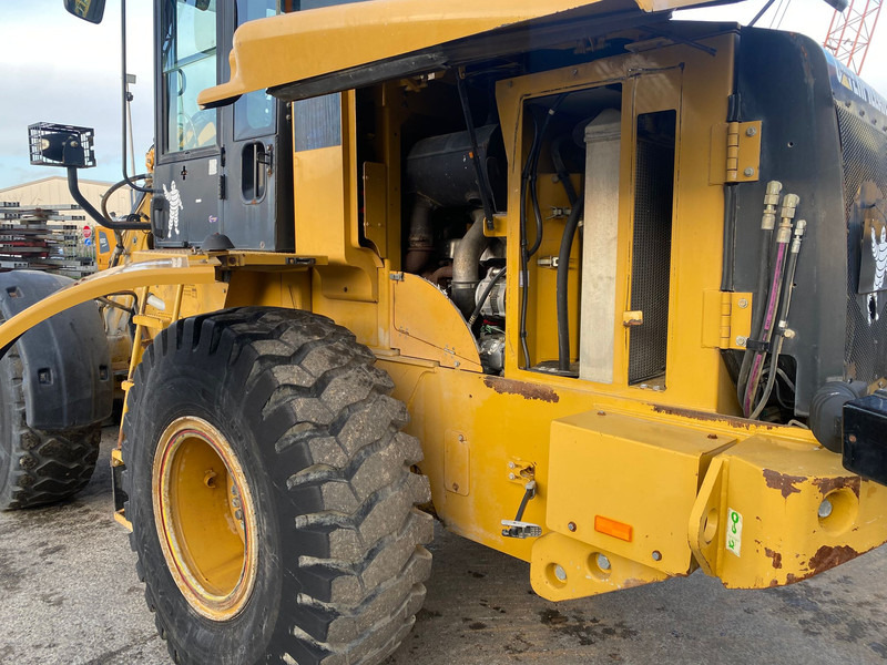 Utovarivač točkaš Caterpillar 924 H: slika 20