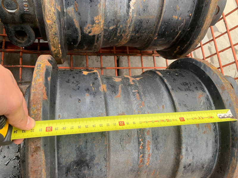 Hitachi Hitachi EX1200D5 bottom track roller SF - Ram/ Šasija: slika 3 Hitachi Hitachi EX1200D5 bottom track roller SF - Ram/ Šasija: slika 3