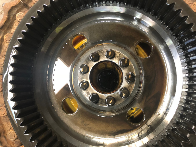 Komatsu D65-15 Final Drive OEM 14X2700310 - Pogonski reduktor: slika 4 Komatsu D65-15 Final Drive OEM 14X2700310 - Pogonski reduktor: slika 4