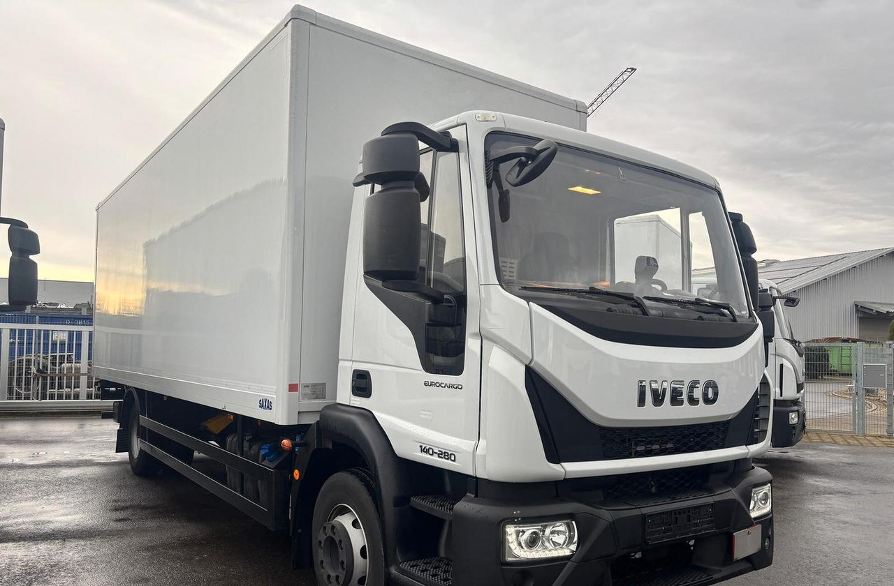 Iveco 140e28 euro 6 *48000 km - Kamion sa zatvorenim sandukom: slika 1 Iveco 140e28 euro 6 *48000 km - Kamion sa zatvorenim sandukom: slika 1