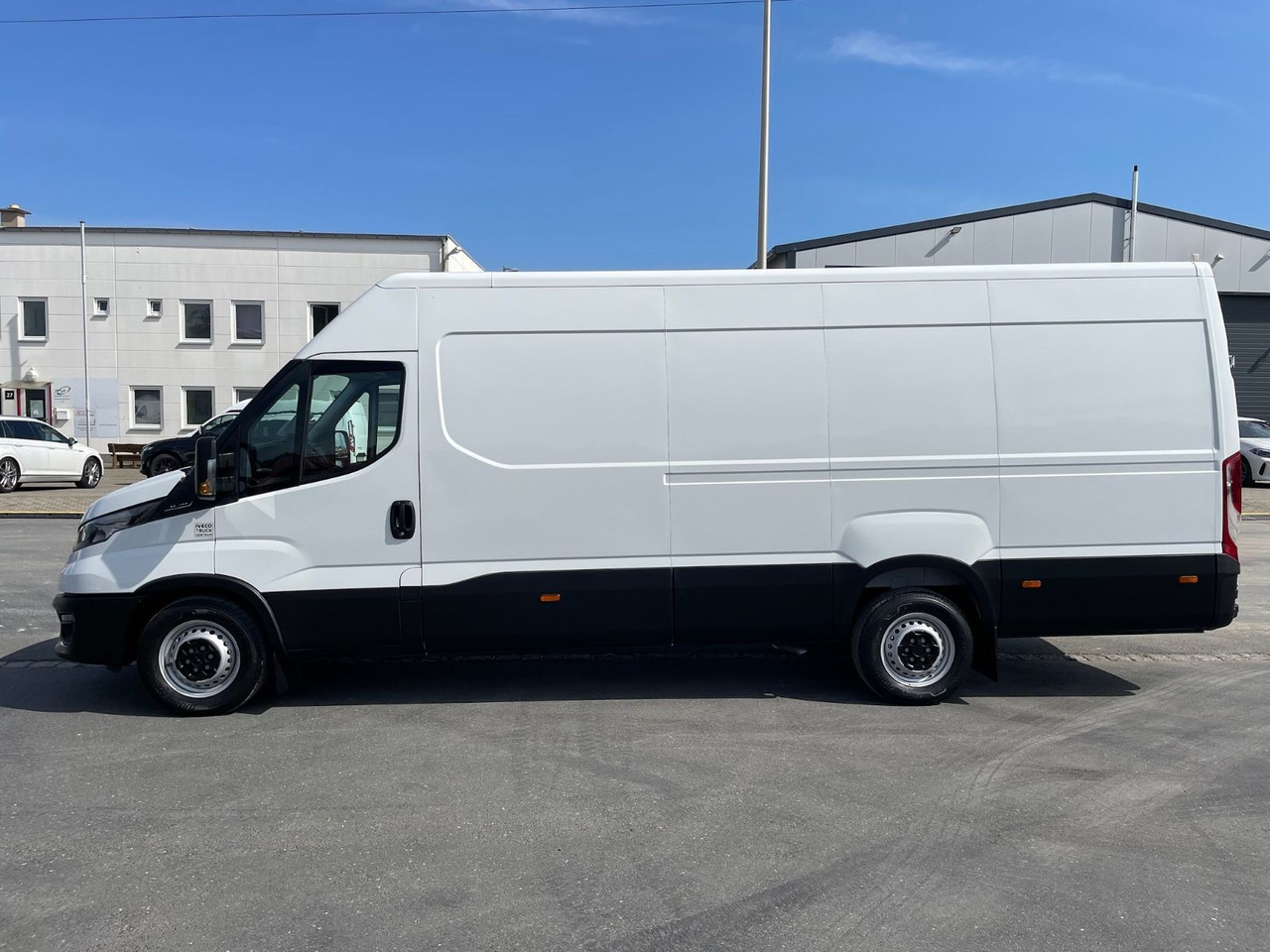 Iveco Daily 35S16 L4H2 Kastenwagen/GARANTIE/4680mm/AC - Furgon: slika 4 Iveco Daily 35S16 L4H2 Kastenwagen/GARANTIE/4680mm/AC - Furgon: slika 4