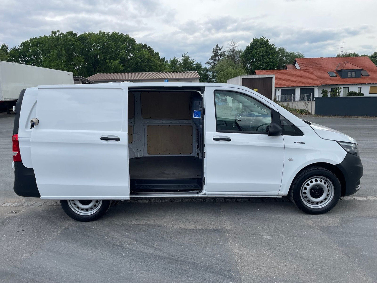 Lizing  Mercedes-Benz eVito 111 Kastenwagen lang/Kamera/AC/70kW/3Sitze Mercedes-Benz eVito 111 Kastenwagen lang/Kamera/AC/70kW/3Sitze: slika 9