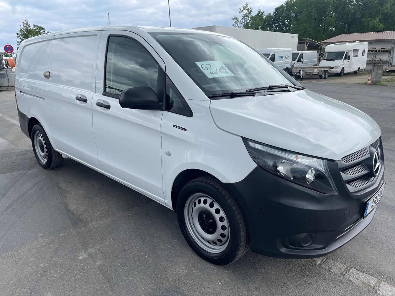 Mercedes-Benz eVito 111 Kastenwagen lang/Kamera/AC/70kW/3Sitze - Mali kombi, Električno dostavno vozilo: slika 1 Mercedes-Benz eVito 111 Kastenwagen lang/Kamera/AC/70kW/3Sitze - Mali kombi, Električno dostavno vozilo: slika 1