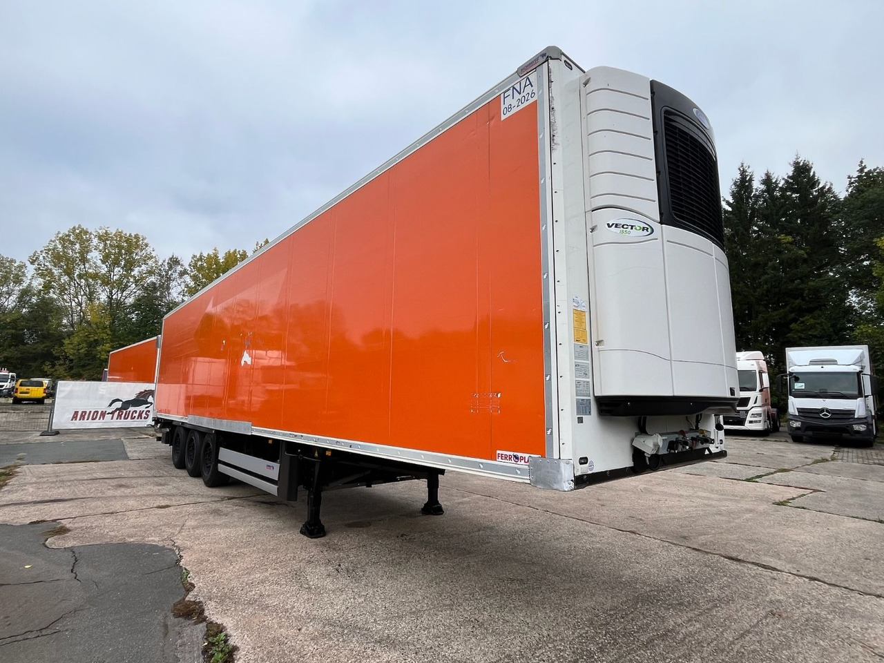 Schmitz Cargobull SCB*S3B/CARRIER/Vector1550/LBW/BÄR/2347h/13,4m - Poluprikolica sa zatvorenim sandukom: slika 1 Schmitz Cargobull SCB*S3B/CARRIER/Vector1550/LBW/BÄR/2347h/13,4m - Poluprikolica sa zatvorenim sandukom: slika 1