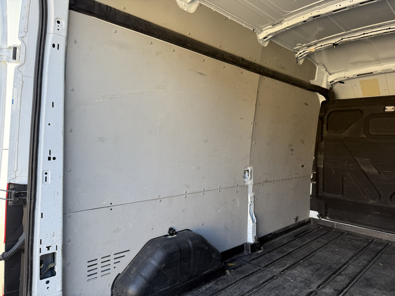 Furgon Ford Transit 350 2.0 TDCI 170PK L3H3 Airco Cruise Control Parkeersensoren voor achter: slika 12 Furgon Ford Transit 350 2.0 TDCI 170PK L3H3 Airco Cruise Control Parkeersensoren voor achter: slika 12