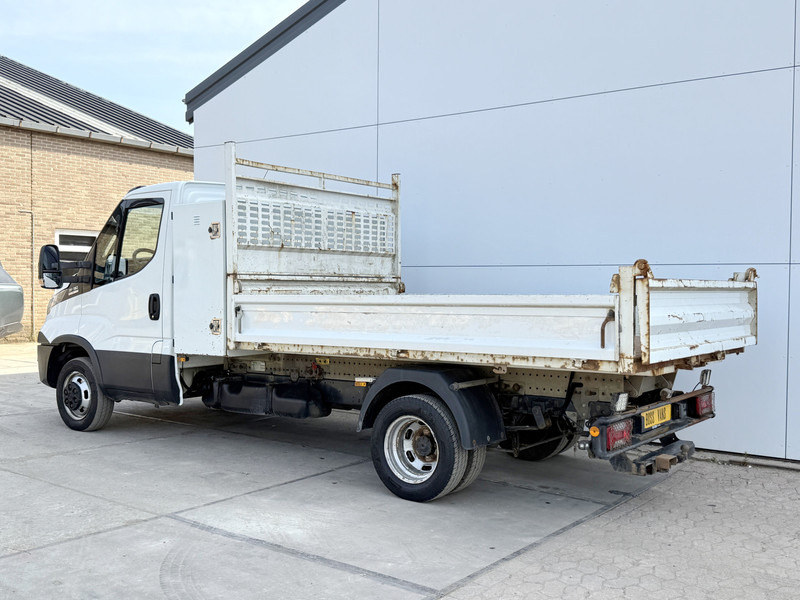 Iveco Daily 35C18 3.0 3.0 Automaat Kipper Dubbellucht 3.5t Trekhaak Airco Cruise Control - Dostavno vozilo kiper: slika 3 Iveco Daily 35C18 3.0 3.0 Automaat Kipper Dubbellucht 3.5t Trekhaak Airco Cruise Control - Dostavno vozilo kiper: slika 3