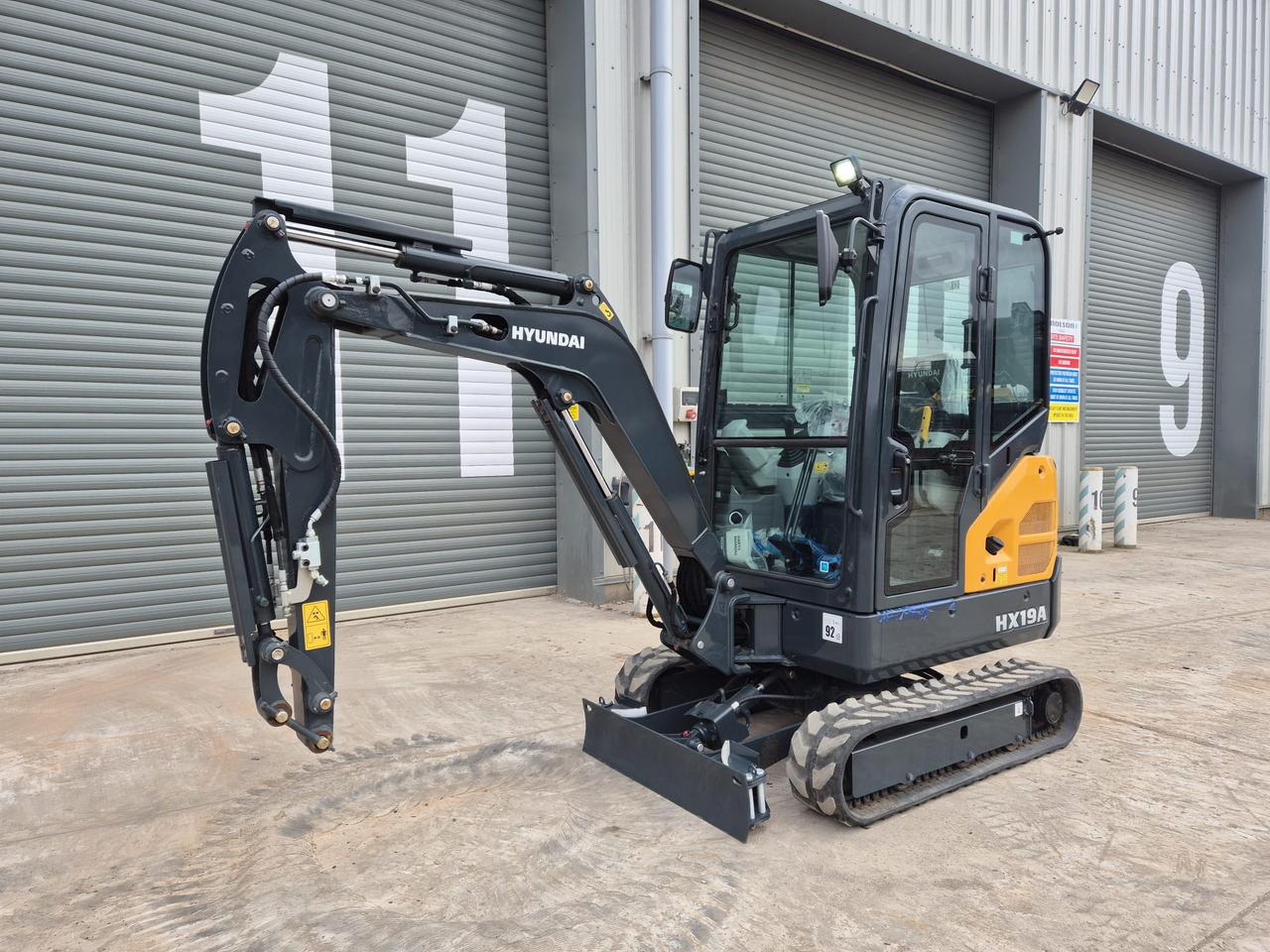 Hyundai HX19A - Mini bager: slika 1 Hyundai HX19A - Mini bager: slika 1