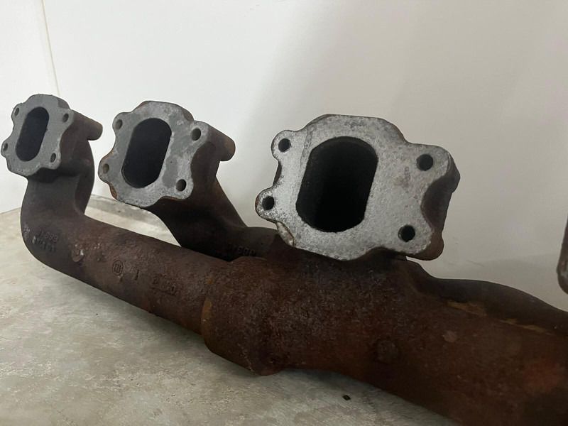 Liebherr A974 / P974 / R942 / R944 / R974 - A 974 / P 974 / R 942 / R 944 / R 974 - Motor i delovi: slika 3 Liebherr A974 / P974 / R942 / R944 / R974 - A 974 / P 974 / R 942 / R 944 / R 974 - Motor i delovi: slika 3
