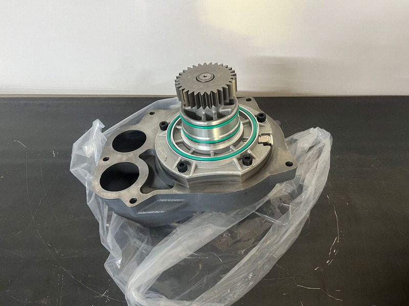 Liebherr P944 / R954 / R944 / R954 / L556-454 / L566-460 - Vodena pumpa: slika 1 Liebherr P944 / R954 / R944 / R954 / L556-454 / L566-460 - Vodena pumpa: slika 1