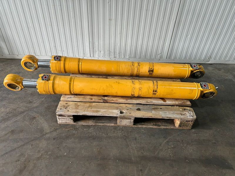 Liebherr R914B / A904C Li / LH24 M / LH26 M / A914 Li / A914B Li / R914 / R904C / LH26 EC - Hidraulični cilindar: slika 1 Liebherr R914B / A904C Li / LH24 M / LH26 M / A914 Li / A914B Li / R914 / R904C / LH26 EC - Hidraulični cilindar: slika 1