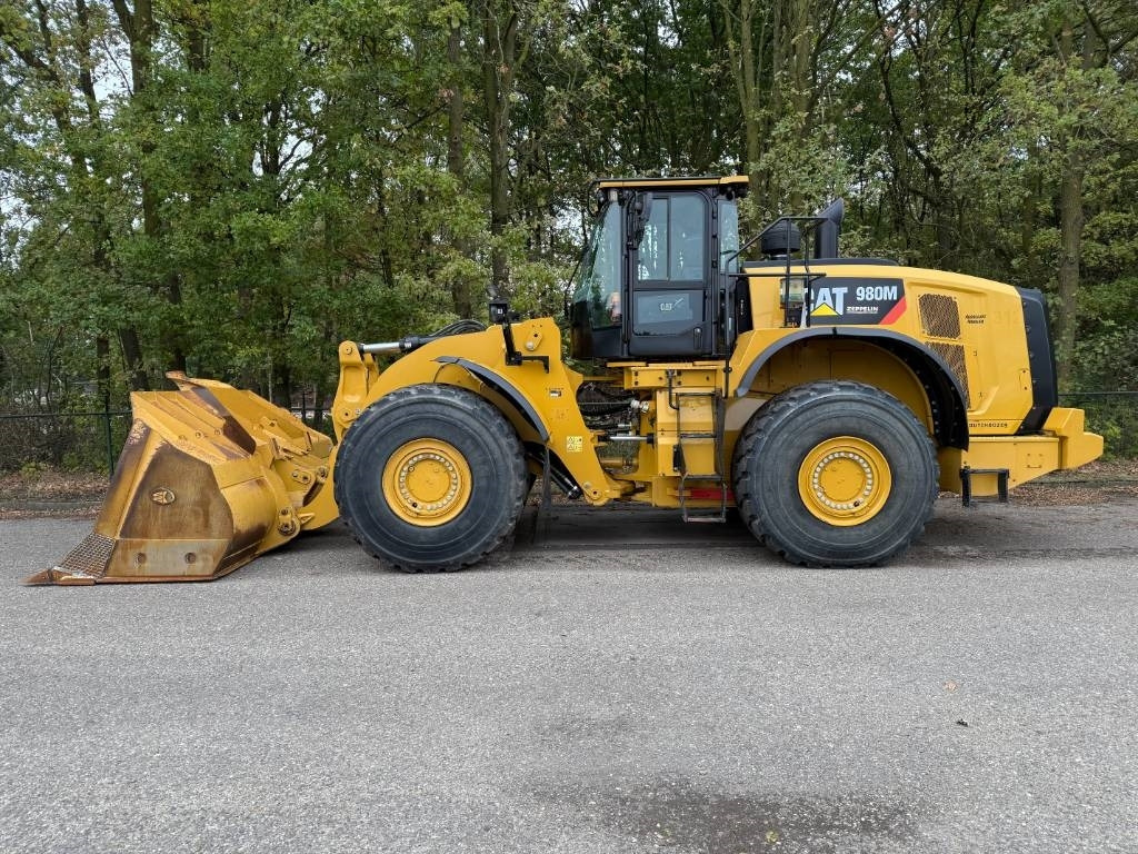 CAT 980M - Utovarivač točkaš: slika 2 CAT 980M - Utovarivač točkaš: slika 2