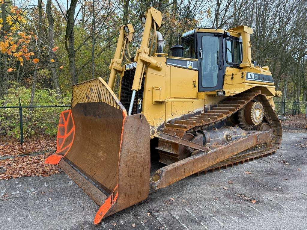 CAT D7R XR CE / LOW HOURS / TOP CONDITION - Buldožer: slika 1 CAT D7R XR CE / LOW HOURS / TOP CONDITION - Buldožer: slika 1