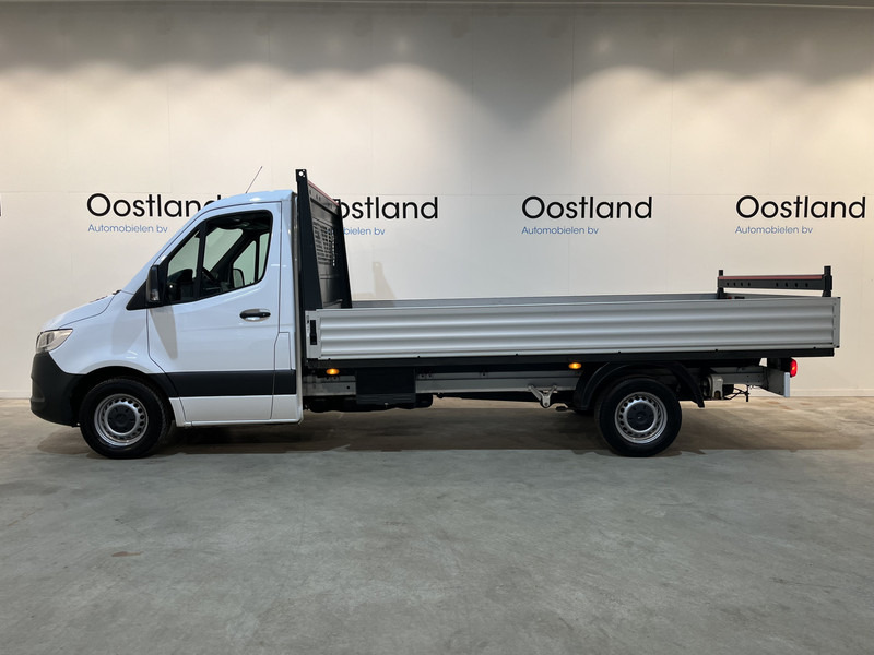 Mercedes-Benz Sprinter 315 CDI L3 RWD Open Laadbak / Euro 6 / Airco / MBUX / CarPlay / Navigatie / 3-Zits / 75.200 KM !! / BPM VRIJ !! - Dostavno vozilo s ravnom platformom: slika 4 Mercedes-Benz Sprinter 315 CDI L3 RWD Open Laadbak / Euro 6 / Airco / MBUX / CarPlay / Navigatie / 3-Zits / 75.200 KM !! / BPM VRIJ !! - Dostavno vozilo s ravnom platformom: slika 4