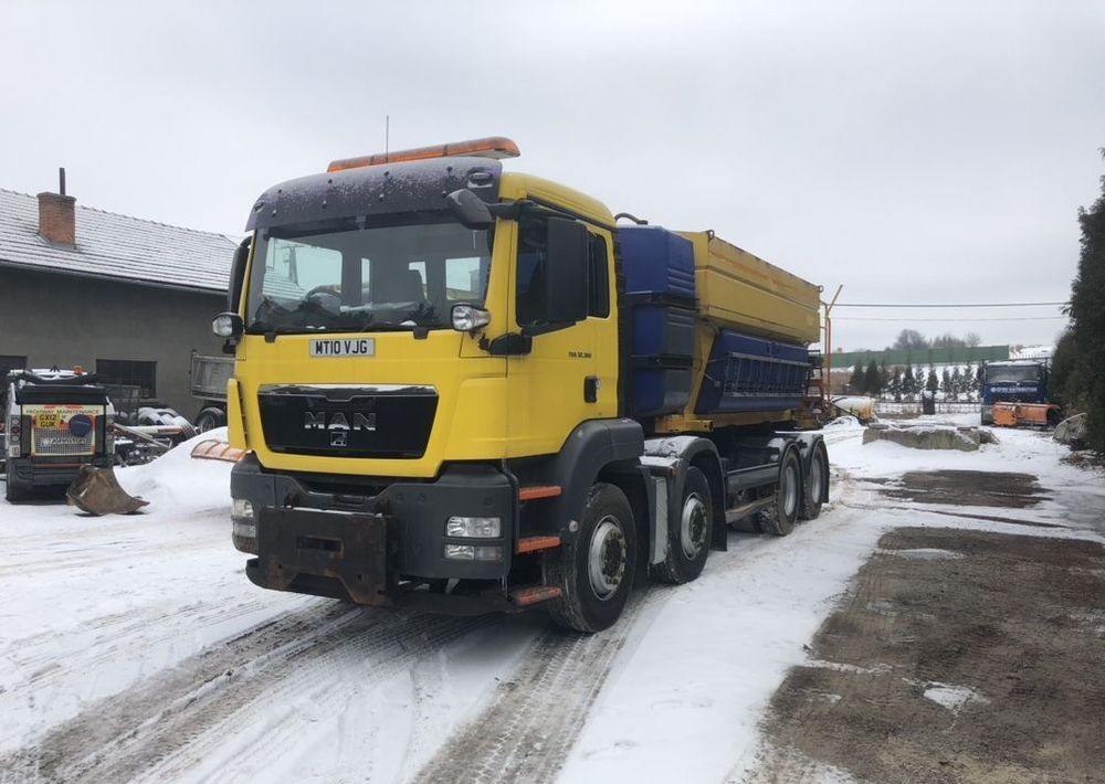 MAN TGS 32.360 8x4 piaskarka solarka schmidt euro5 pług - Korisno/ Posebno vozilo, Kamion: slika 4 MAN TGS 32.360 8x4 piaskarka solarka schmidt euro5 pług - Korisno/ Posebno vozilo, Kamion: slika 4