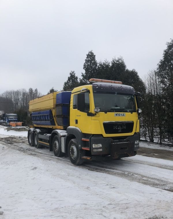 MAN TGS 32.360 8x4 piaskarka solarka schmidt euro5 pług - Korisno/ Posebno vozilo, Kamion: slika 2 MAN TGS 32.360 8x4 piaskarka solarka schmidt euro5 pług - Korisno/ Posebno vozilo, Kamion: slika 2