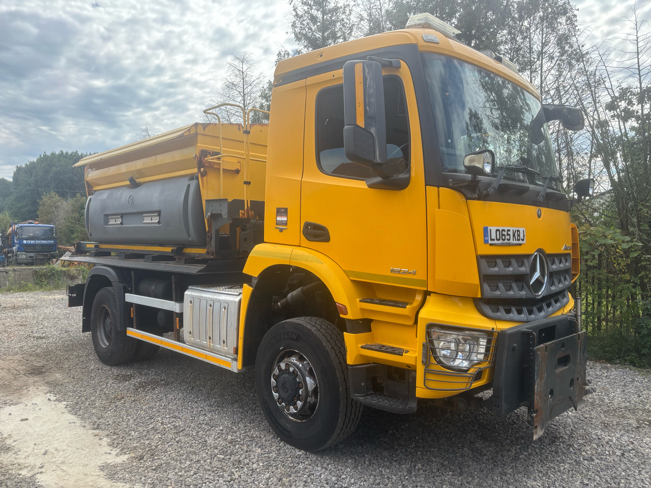 MERCEDES AROCS 1824 4x4BB GRITTER/SPREADER/PLOUGH - Vozilo za čišćenje snega: slika 4 MERCEDES AROCS 1824 4x4BB GRITTER/SPREADER/PLOUGH - Vozilo za čišćenje snega: slika 4