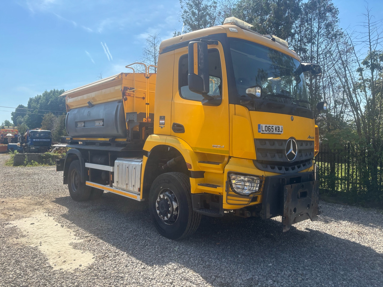 MERCEDES AROCS 1824 4x4BB GRITTER/SPREADER/PLOUGH - Vozilo za čišćenje snega: slika 1 MERCEDES AROCS 1824 4x4BB GRITTER/SPREADER/PLOUGH - Vozilo za čišćenje snega: slika 1