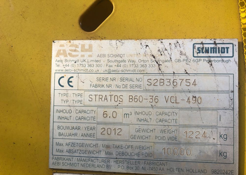Vozilo za čišćenje snega Mercedes-Benz Mercedes Axor 1824 schmidt 4x2 pług piaskarka solarka: slika 7 Vozilo za čišćenje snega Mercedes-Benz Mercedes Axor 1824 schmidt 4x2 pług piaskarka solarka: slika 7