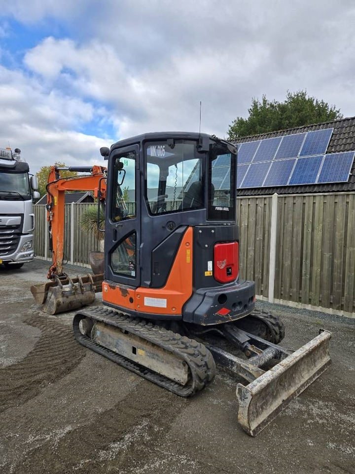 Hitachi ZX 38 U-5 A - Mini bager: slika 2 Hitachi ZX 38 U-5 A - Mini bager: slika 2