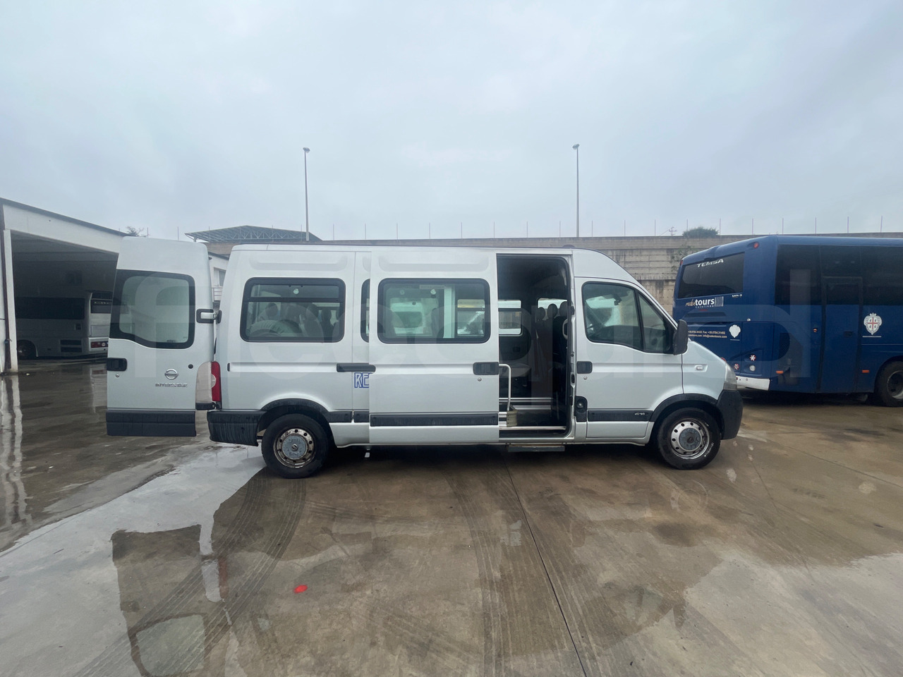 Nissan Interstar - Minibus, Putnički kombi: slika 4 Nissan Interstar - Minibus, Putnički kombi: slika 4