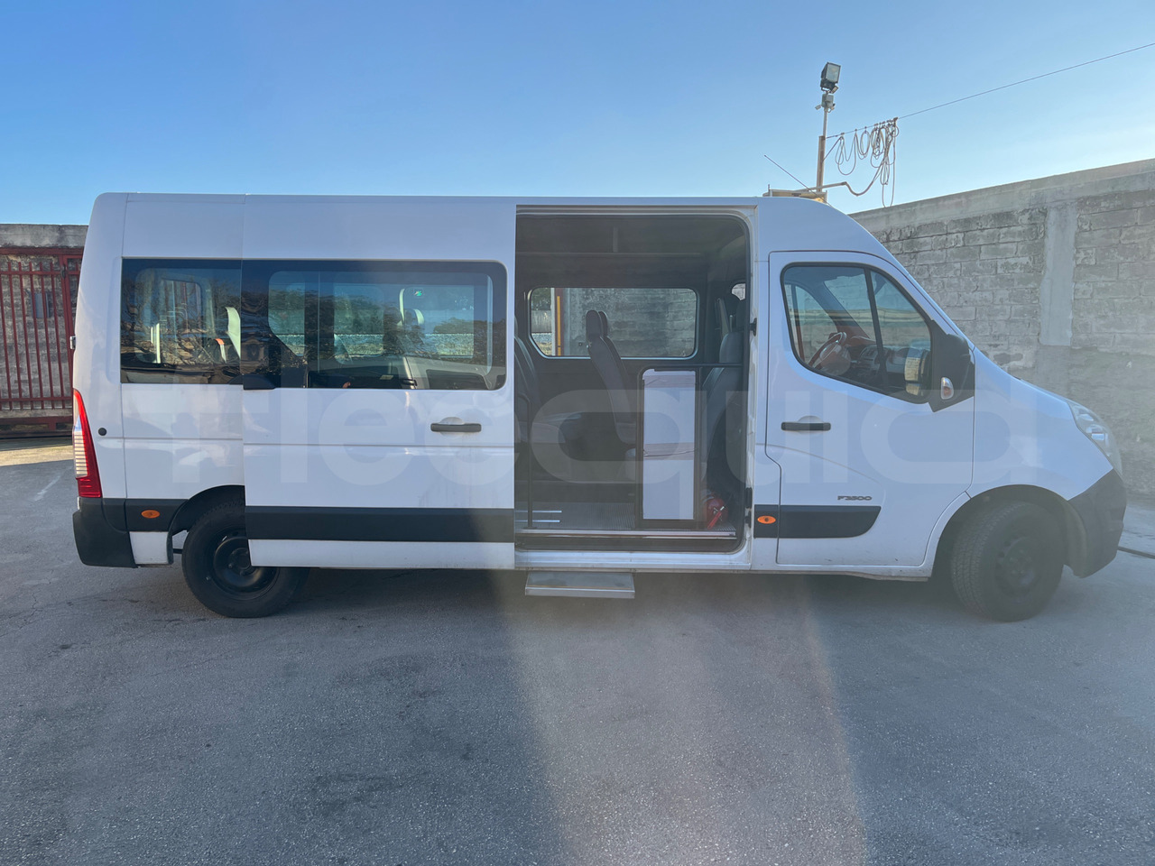 Minibus, Putnički kombi Renault Master: slika 12