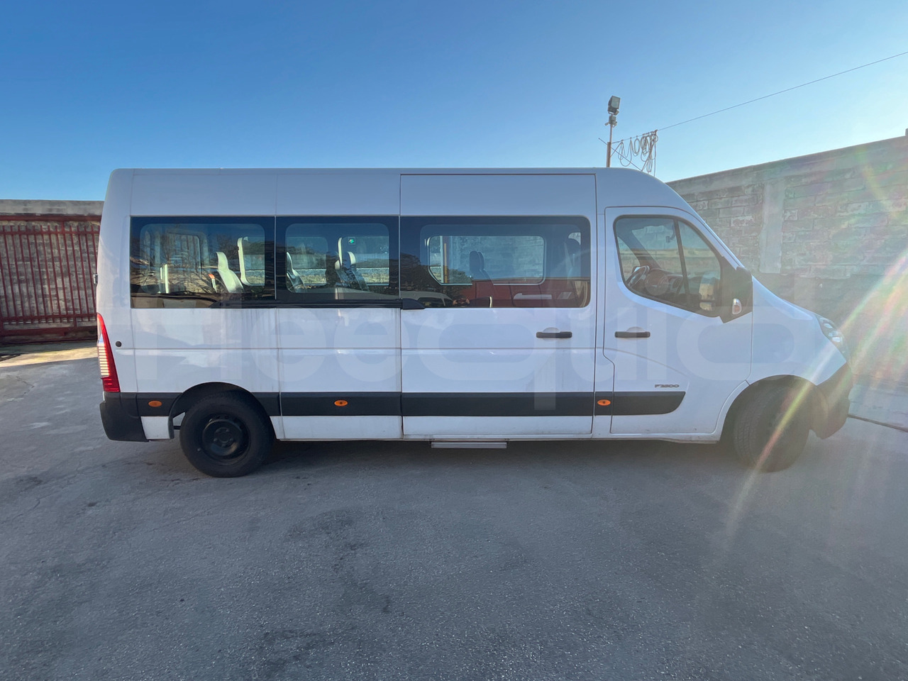 Minibus, Putnički kombi Renault Master: slika 11