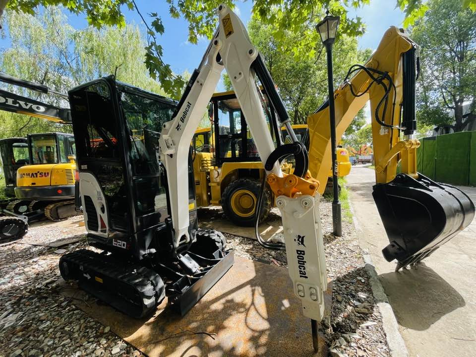 Bobcat 320 - Mini bager: slika 2 Bobcat 320 - Mini bager: slika 2