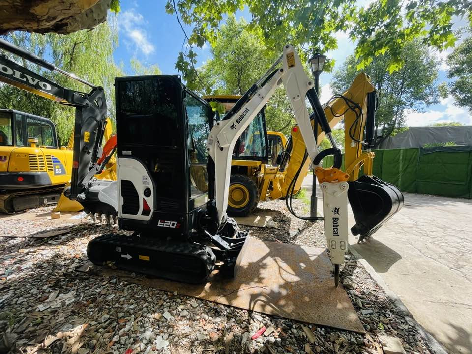 Bobcat 320 - Mini bager: slika 4 Bobcat 320 - Mini bager: slika 4