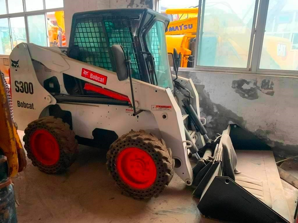 Bobcat S 300 - Mini utovarivač: slika 1 Bobcat S 300 - Mini utovarivač: slika 1