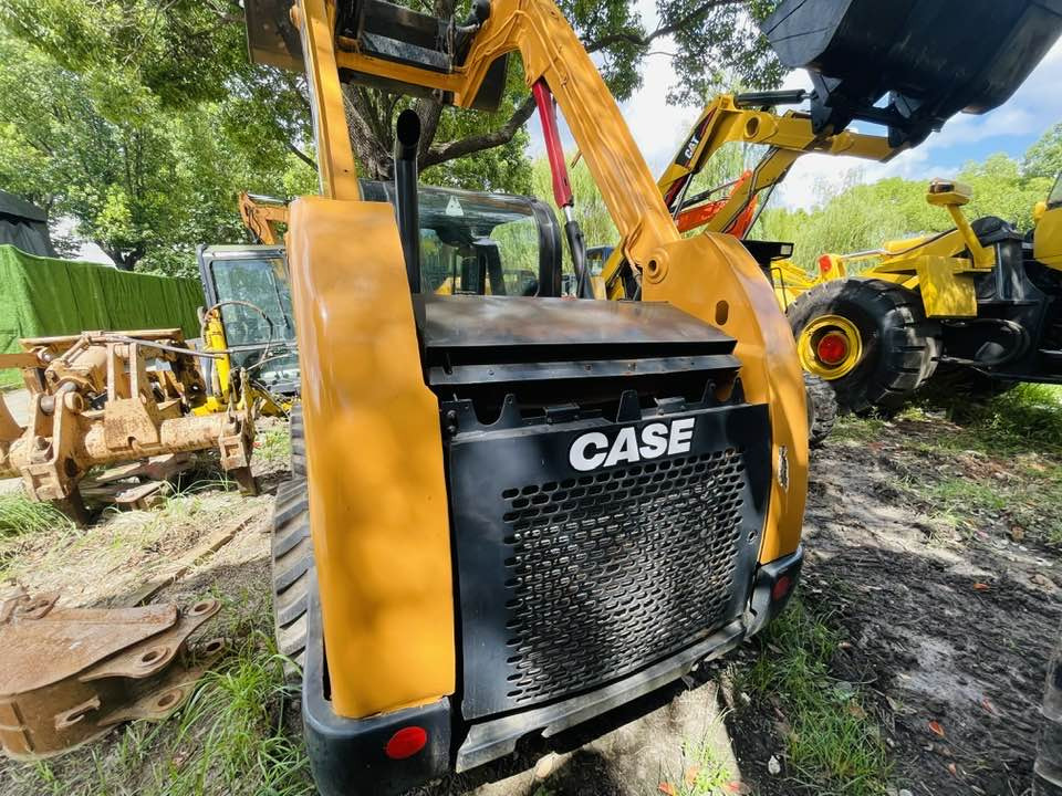 CASE SR250 - Mini utovarivač: slika 4 CASE SR250 - Mini utovarivač: slika 4