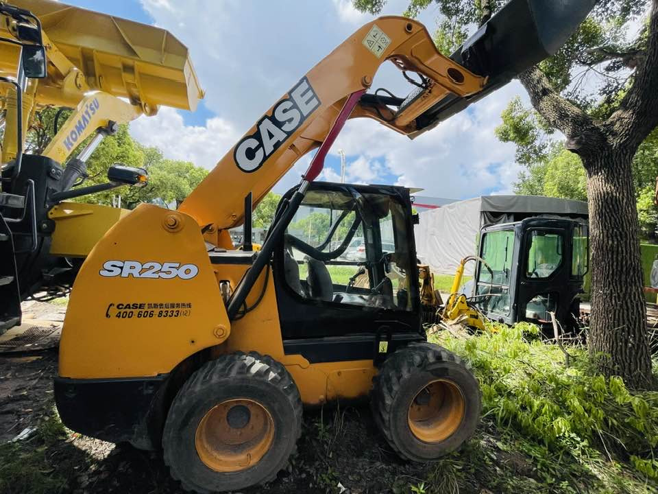 CASE SR250 - Mini utovarivač: slika 3 CASE SR250 - Mini utovarivač: slika 3