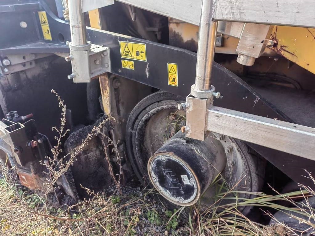 Asfaltni finišer CAT AP655F: slika 6
