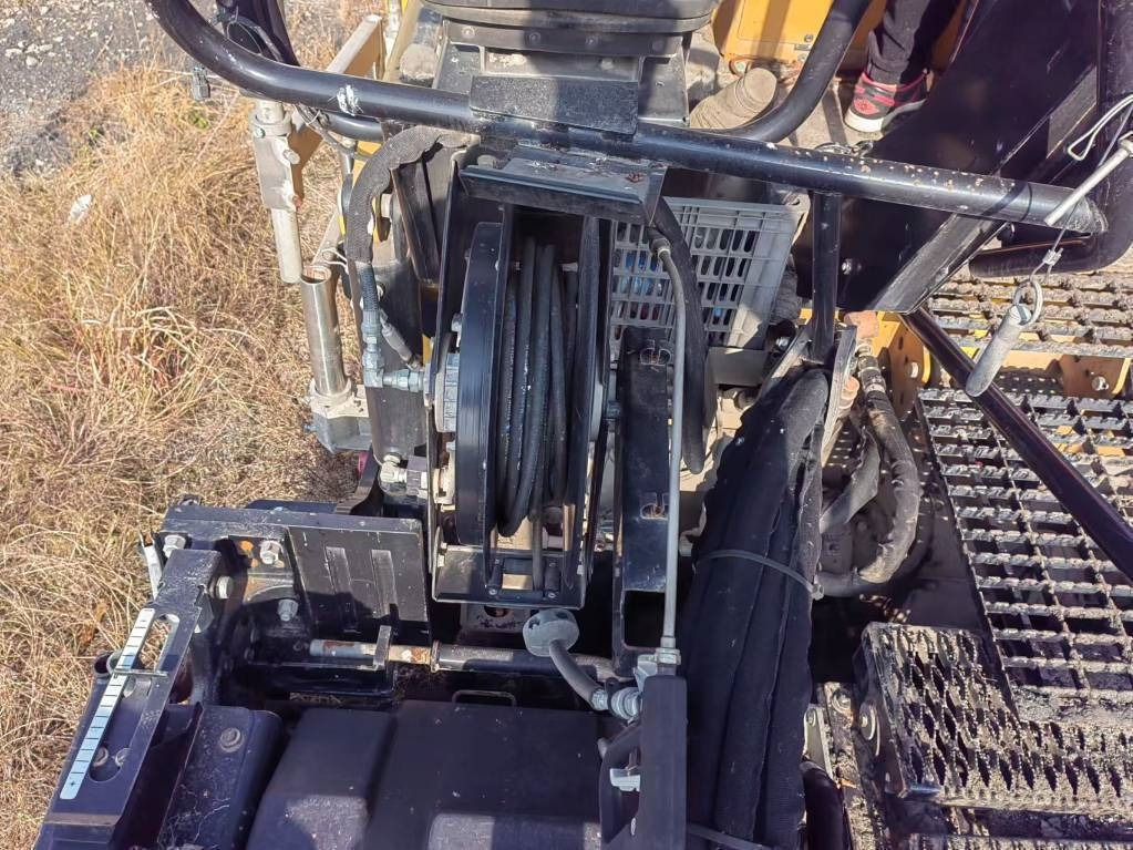 Asfaltni finišer CAT AP655F: slika 9