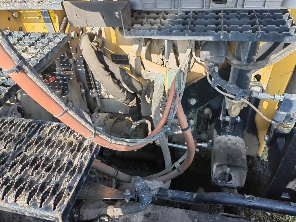 Asfaltni finišer CAT AP655F: slika 10