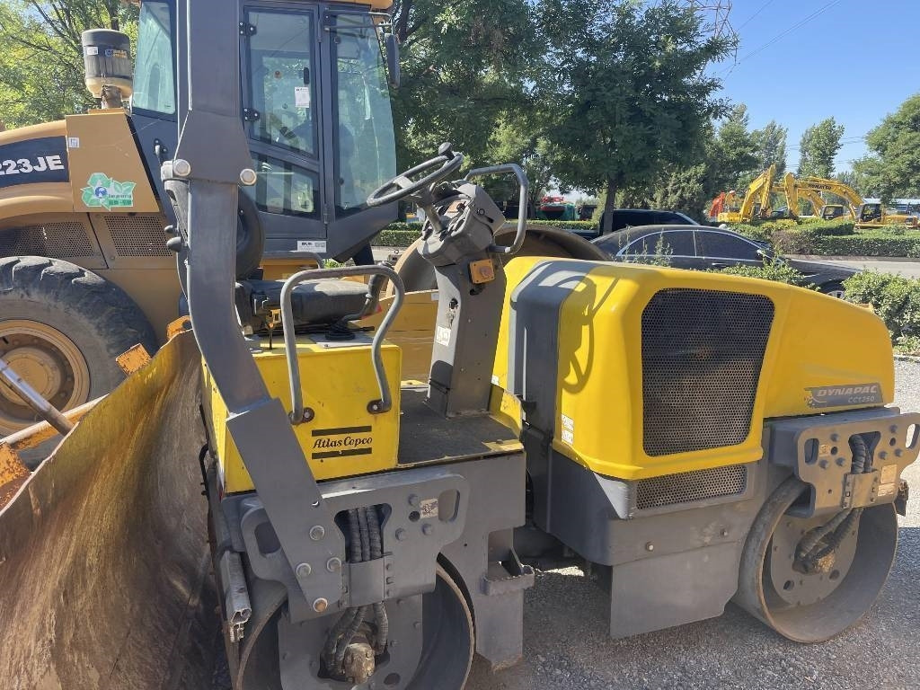Dynapac CC 1250 - Valjak za puteve: slika 1 Dynapac CC 1250 - Valjak za puteve: slika 1