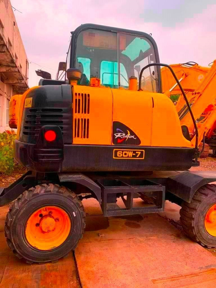 Hyundai Robex 60 W-7 - Bager točkaš: slika 3 Hyundai Robex 60 W-7 - Bager točkaš: slika 3