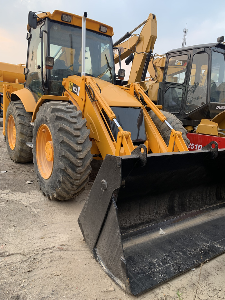 JCB 4CX - Utovarivač točkaš: slika 2 JCB 4CX - Utovarivač točkaš: slika 2