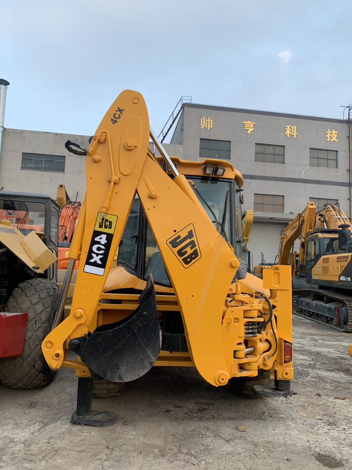 JCB 4CX - Utovarivač točkaš: slika 3 JCB 4CX - Utovarivač točkaš: slika 3