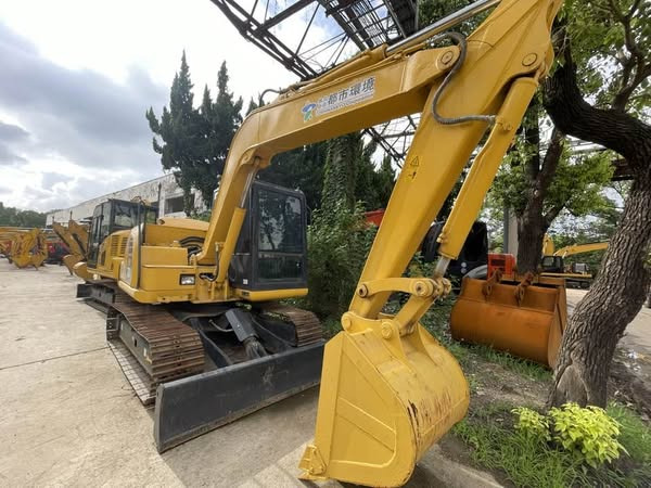 Komatsu PC70-8 - Mini bager: slika 1 Komatsu PC70-8 - Mini bager: slika 1