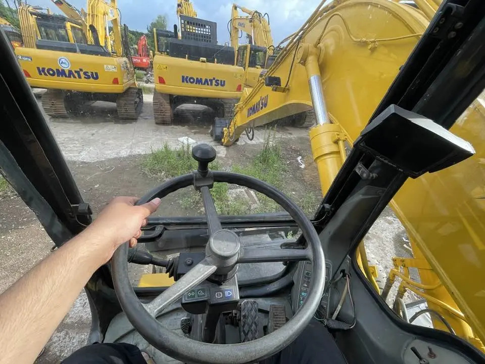 Komatsu PW160-11 - Bager točkaš: slika 4 Komatsu PW160-11 - Bager točkaš: slika 4